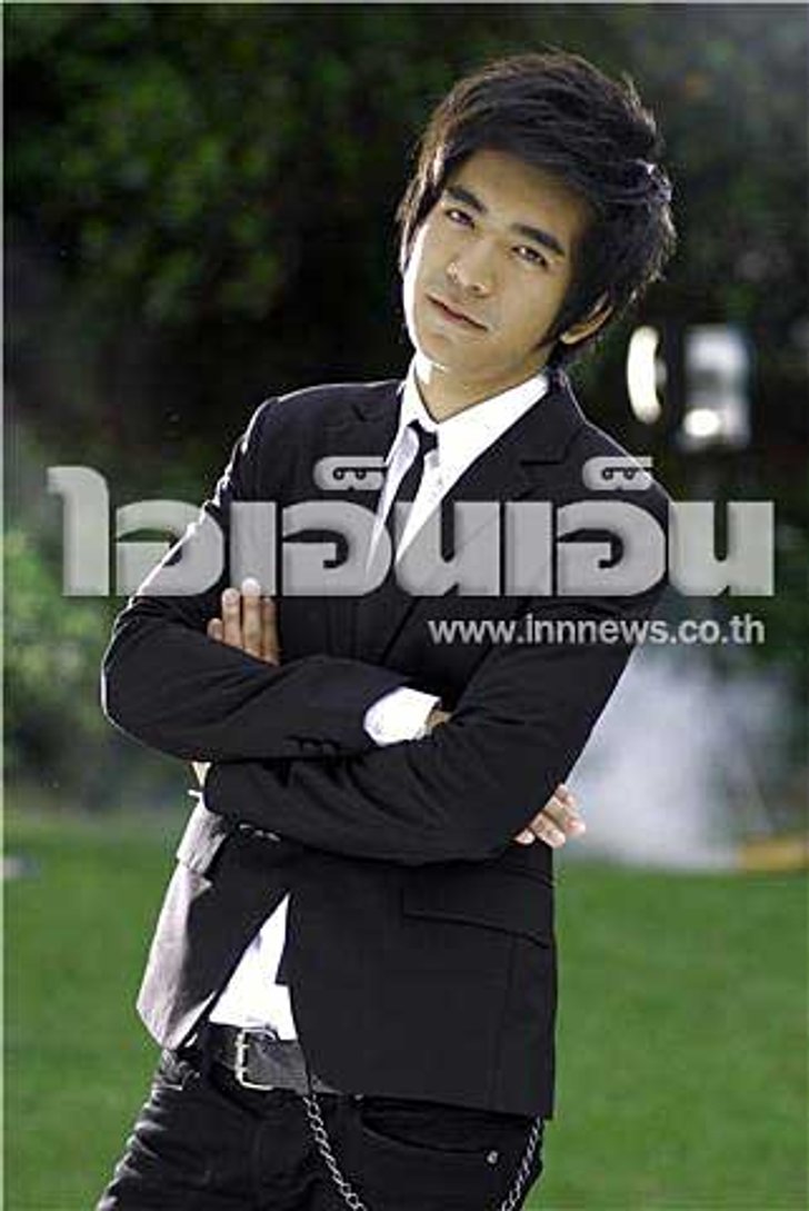 ต้อล ชวนสองนักล่าฝัน ว่าน-กรีน แท็คทีมซึ้งในซิงเกิ้ลใหม่ คนที่พร้อมให้เธอ