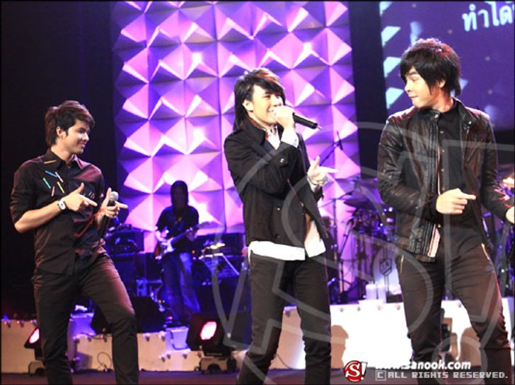ว่าน เอ็ม รุจ ชวนแฟนเพลงย้อนสู่วันวาน
ใน Yesterday Once More