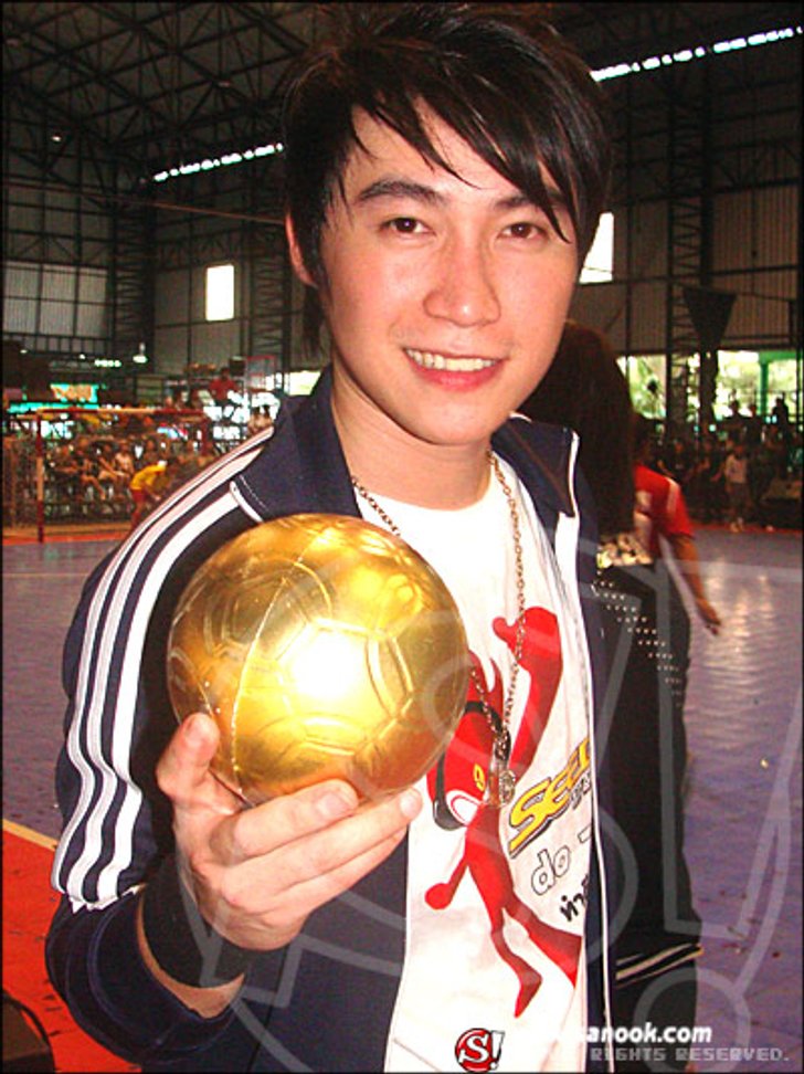 ซี้ด ขนทัพศิลปินโชว์ลูกเตะสุดเหวี่ยง !!!