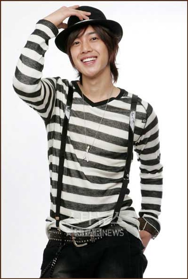คิมฮยอนจุง (SS501) หายจากไข้หวัดใหญ่ 2009 เดินทางกลับเกาหลีวันนี้