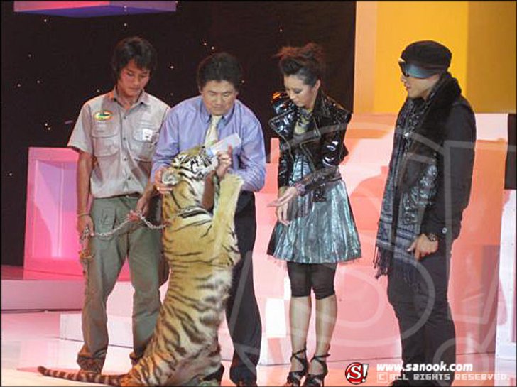 เทปแรกทำเสียว!! บ๊วย-จ๋า ประเดิมพิธีกรรายการใหม่ เดอะ ซี้ด โชว์ โชว์มันส์พันธุ์ซี้ด