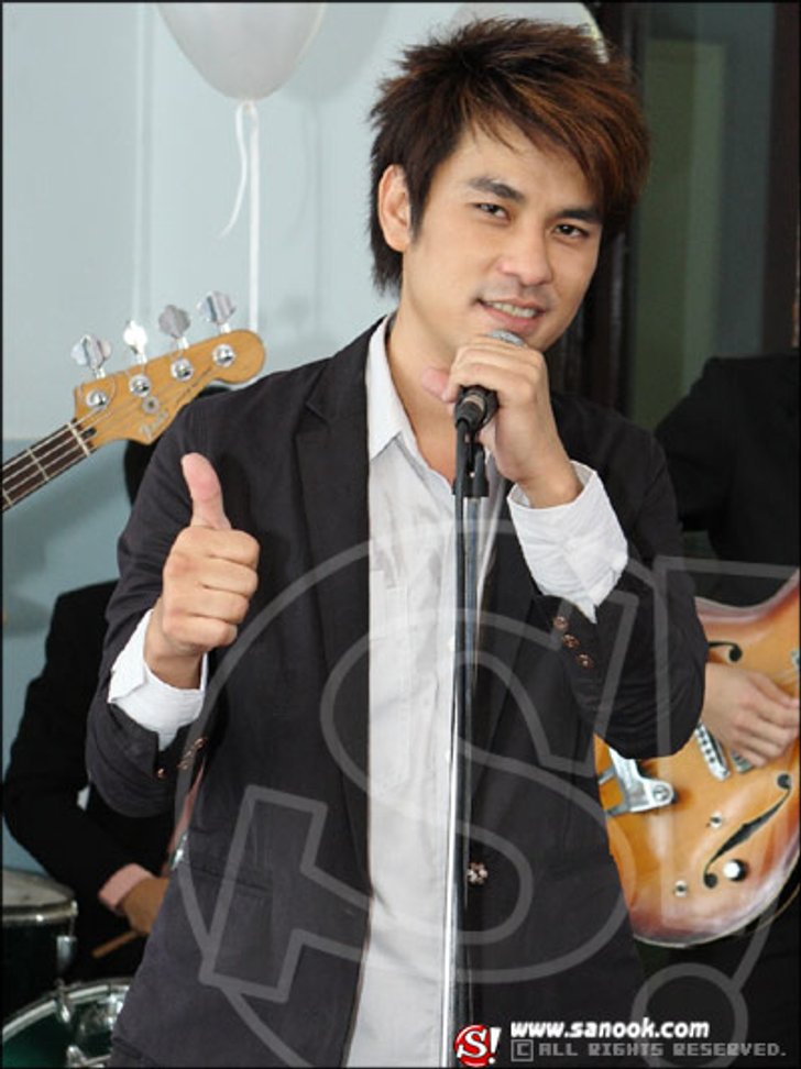 โมทย์ ส่ง แสนรัก ดันอัลบั้มใหม่ เลิฟ คัฟเวอร์!!