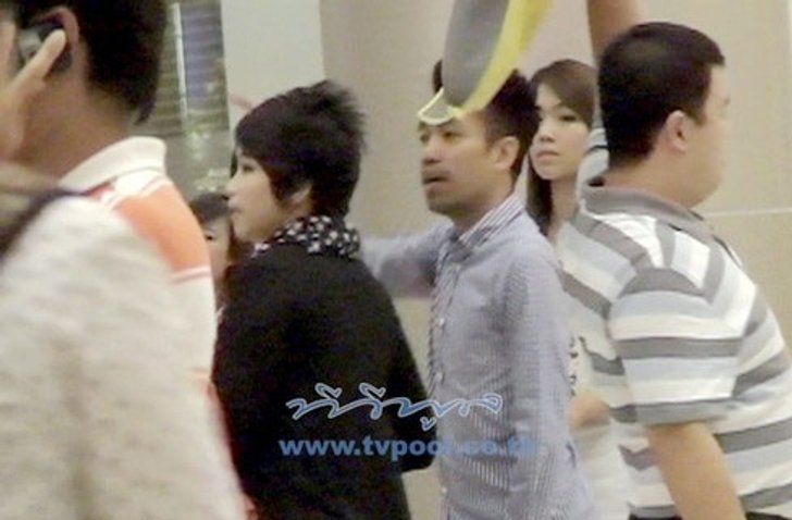 ป๊อด จูงสาวกลบเกย์