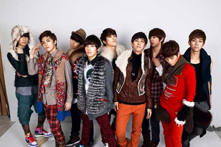 ทำแบนเนอร์ไปรับ ZE:A (เจ:อา) ลุ้นรับบัตรชม ShowKing M Bangkok!