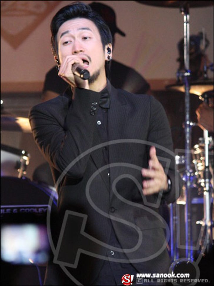 ตูน สารภาพบนเวที ผมยังโสด