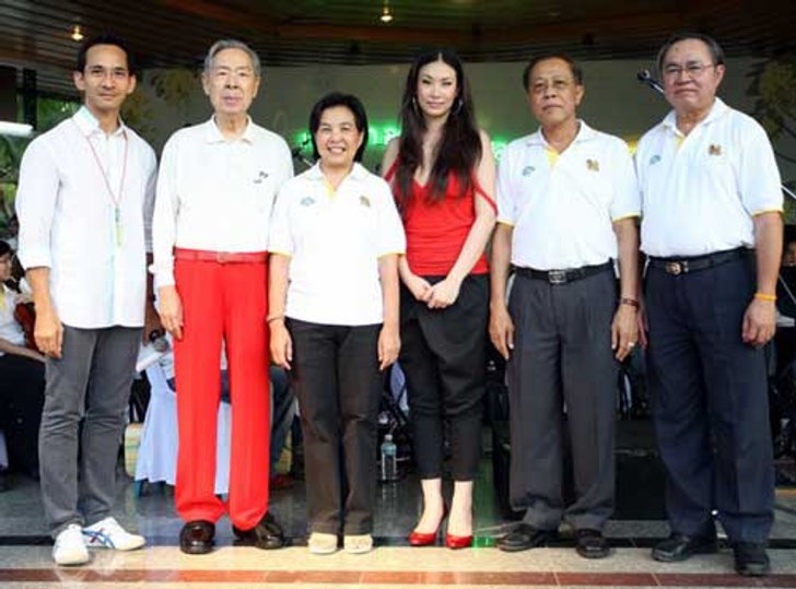 กบ-เสาวนิตย์ นวพันธ์ โชว์เพลงรักส่งท้าย (ดนตรีในสวน ครั้งที่ 17) ในบรรยากาศวันแห่งความรัก