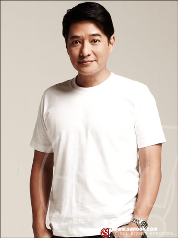 ก้อง-กบ 40 (นิดๆ) ยังหล่อเฟี้ยวหุ่นฟิต
