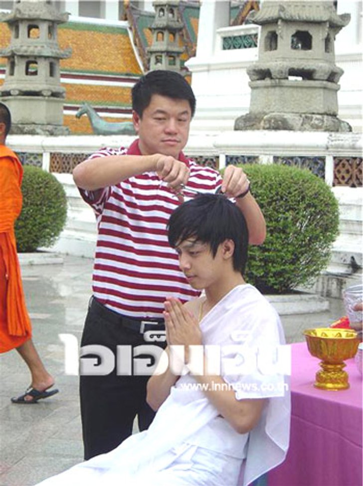 กั๊กเล้าโลมบวชแทนคุณ 32 วัน วัดสุทัศน์