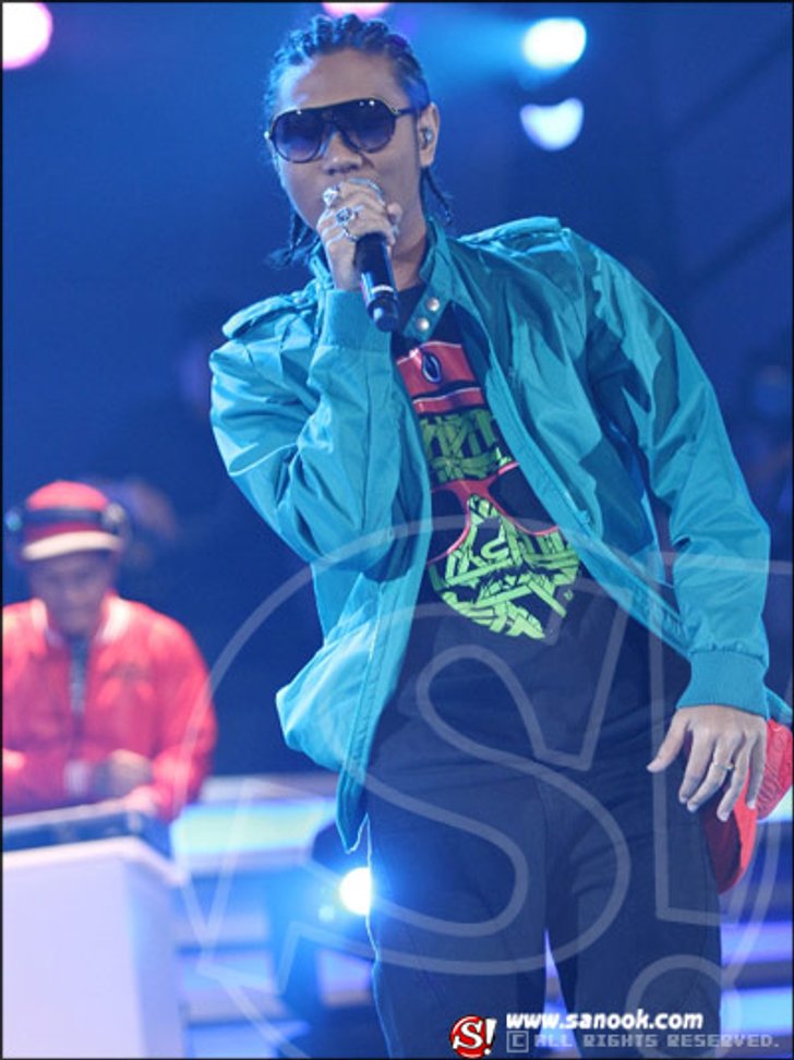 เกรป – ผ้าแพร โชว์เซ็กซี่ เขย่าเวที AF7
ตัวพ่อ กรีน V8 ไปไม่ถึงฝั่งฝัน