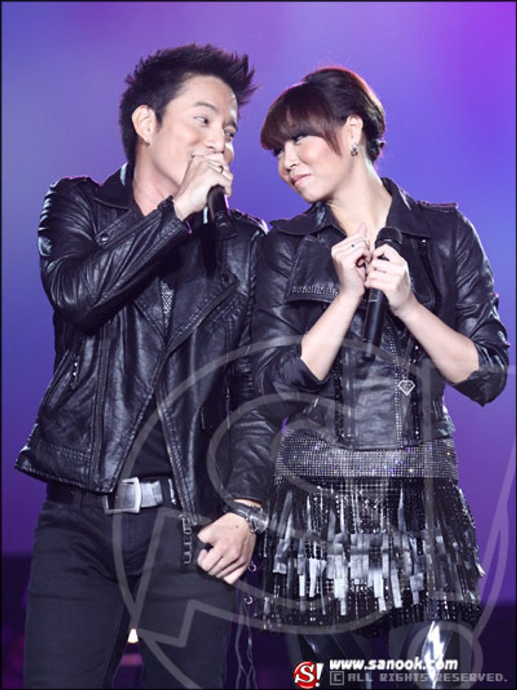6 เดอะวินเนอร์ส โชว์ยิ่งใหญ่...สมชื่อแชมป์ คนดูฮือฮา...สวมแว่น 3 มิติดูคอนเสิร์ตครั้งแรก