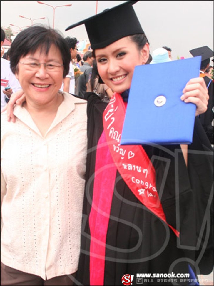 จบแล้วจ้า พัดชา - เมริสซ่า ปลื้มใจรับพระราชทานปริญญาบัตร