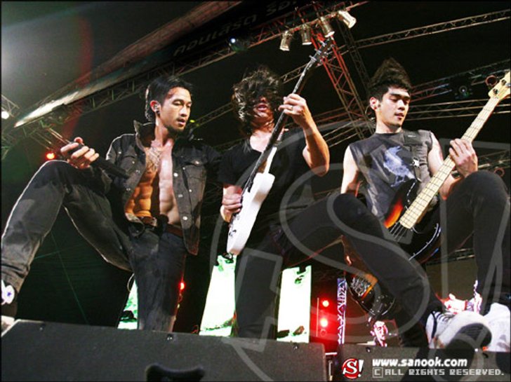 ปิ๊ด ยัน O2 One Concert โชว์เต็มสูบทุกวง
เตือนชาวร็อกเก็บแรงไปมันส์กับเพลงใหม่สดซิงบนเวที