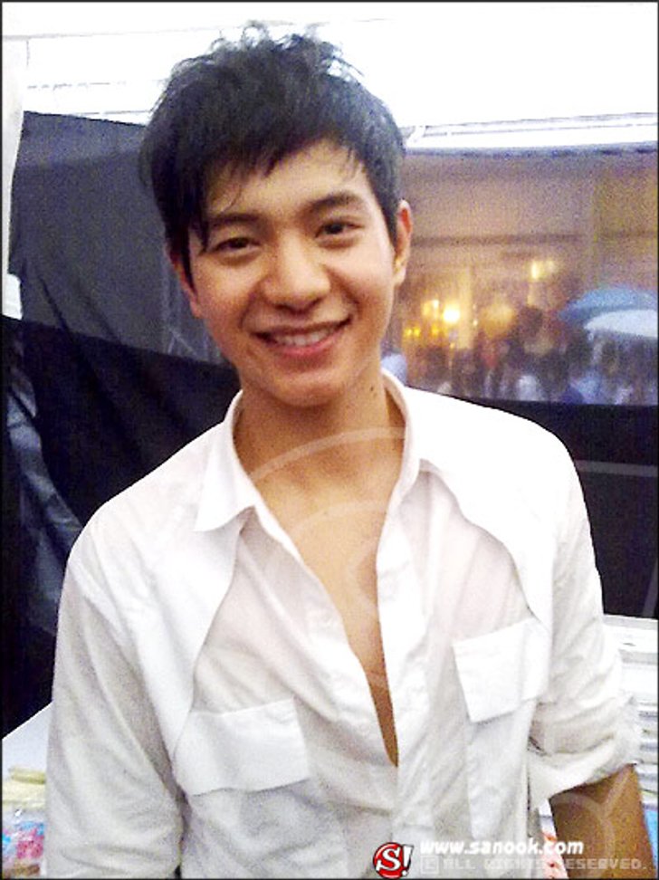 ไอซ์ ศรัณยู ห่างไมค์ไปนาน แต่กระแสแรง ไม่มีตก!!