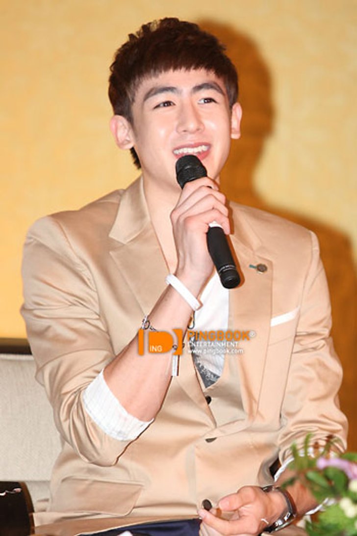 นิชคุณ 2PM เยือนไทยพร้อม วิคตอเรีย บันทึกเทป We Got Married