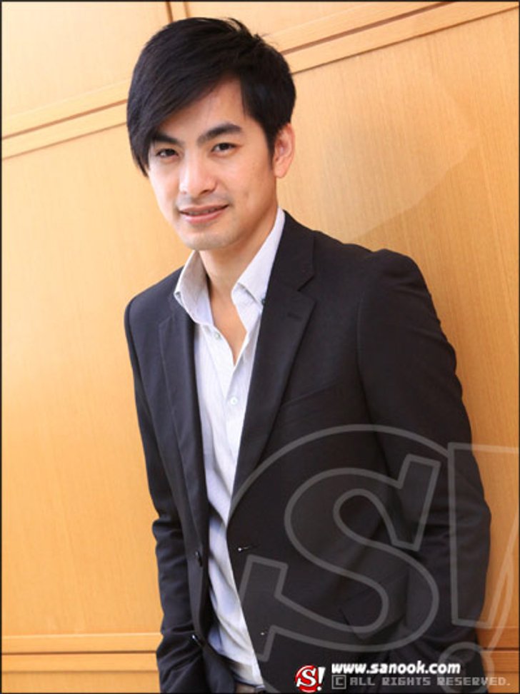 เอส-วรฤทธิ์ ชวนล่องเรือ ไหว้พระ ฟังเพลง เติมความสุข ให้ชีวิต ช่วงปีใหม่