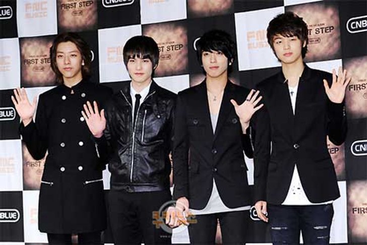 CNBLUE แถลงข่าวเปิดตัวอัลบั้มเต็มชุดแรก FIRST STEP