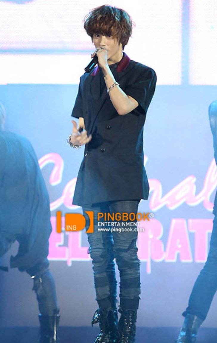 แทมิน แห่ง ชายนี่ (SHINee) คว้าตำแหน่งไอดอลชายที่มีขาเพรียวมากที่สุด