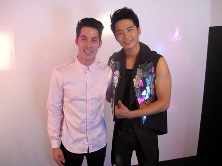 บี้ เคพีเอ็น สุดเจ๋ง อั๊ต อัษฎา ชวนแจมบนเวทีเอ็มทีวี เอเชีย สิงคโปร์