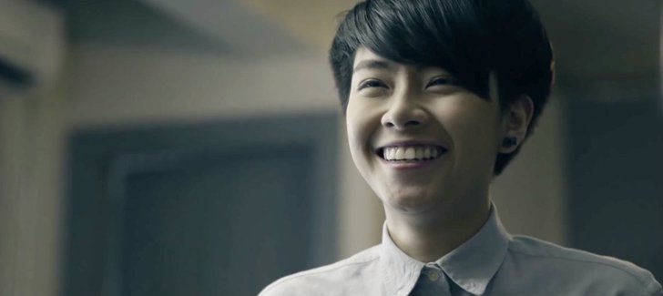 “ฝืนยิ้ม” เพลงเศร้าๆ ของคนที่ “จำเป็น” ต้องเจอและฝืนยิ้ม