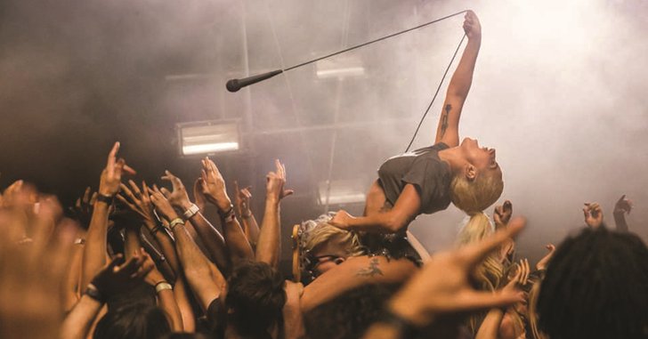 Lady Gaga ปล่อยลูกบ้าสุดพลังในเอ็มวี “Perfect Illusion”