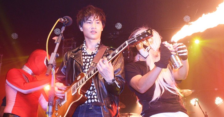 คอนเสิร์ตเปิดอัลบั้ม “พาราด็อกซ์” มันสุดขั้วกระโดดโลดเต้น!!