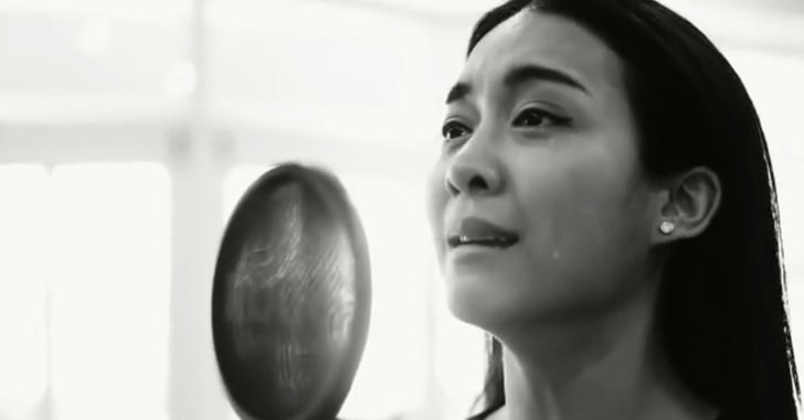 บทเพลง "สรรเสริญพระบารมี" บรรเลง โดย VIETRIO และวงจีบ