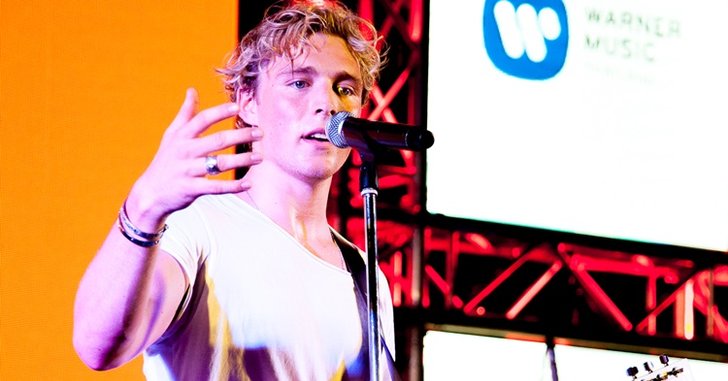 Christopher เอาใจแฟนไทยเต็มๆ ทั้งกอด-เซลฟี่-ร้องเพลงบอย โกสิยพงษ์