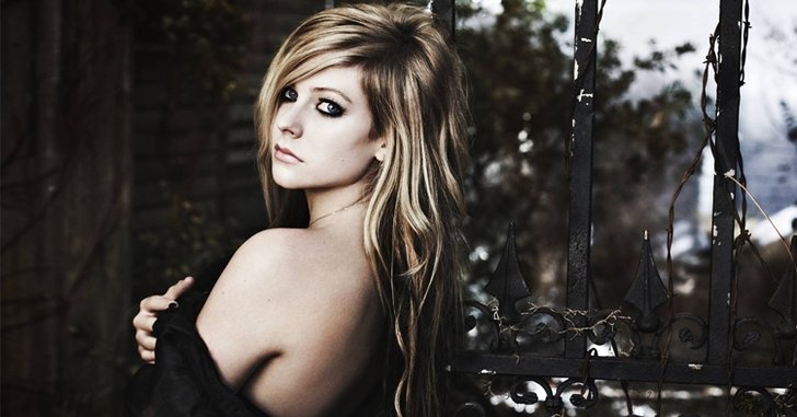 Avril Lavigne คนดังที่เป็นอันตรายในโลกออนไลน์