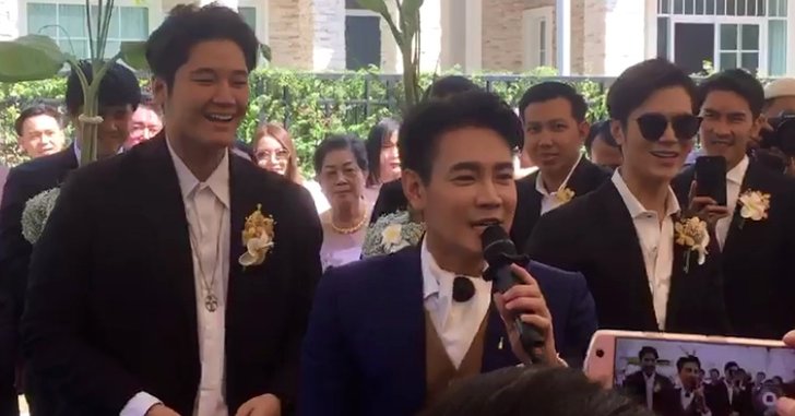 ฮามาก! เมื่อวง C-QUINT รวมตัวร้องเพลงงานแต่ง "ฟลุ๊ค-แอปเปิ้ล"