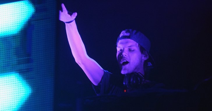 เพื่อนศิลปินร่วมวงการ ต่างแสดงความอาลัยต่อการจากไปของ Avicii