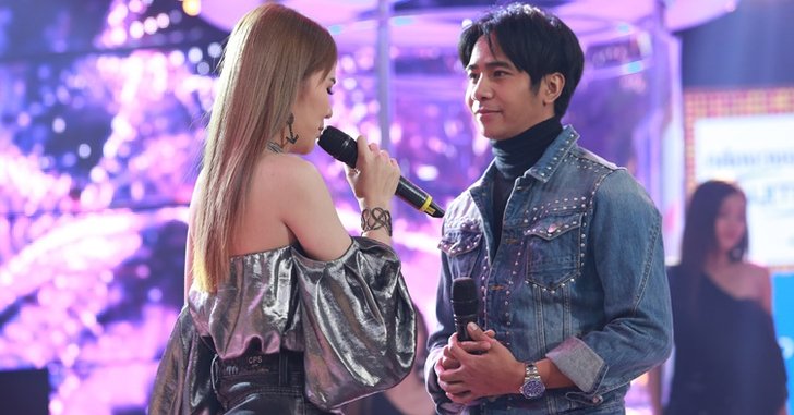 ก้อง ห้วยไร่ ควงแฟนสาว “ฐา ขนิษ” โชว์ร้องเพลงหวานกลางรายการ "กิ๊กดู๋"