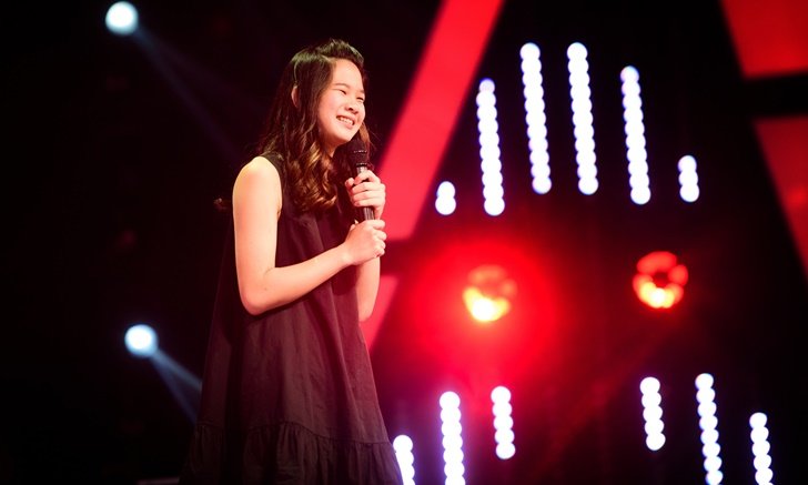 "คริสตา The Voice Kids" ทำผู้ชมหลงรัก หลังโชว์ฝีมือเกินวัยในเพลง "ความทรงจำ"