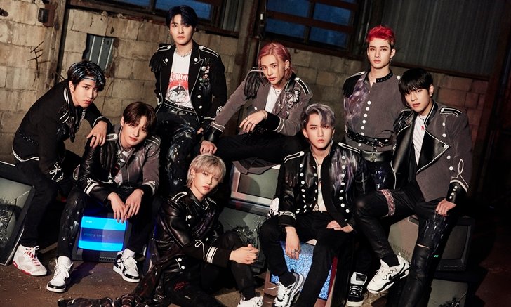 Stray Kids ปล่อยอัลบั้มรีแพกเกจ “IN生 (IN LIFE)” พร้อมไตเติ้ลแทร็กสุดเท่ “Back Door”