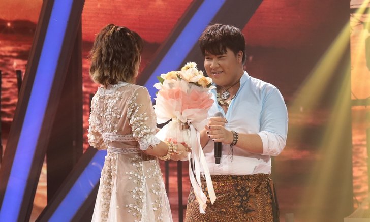 อาไท โชว์ร้องเพลง "หลวงปู่ทวดเหยียบใจ" ทำแฟนๆ "โจ๊กตัดโจ๊ก" อึ้งกับความกล้า