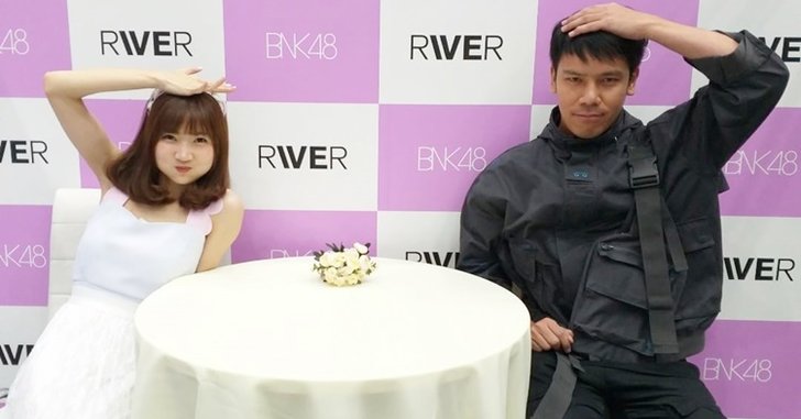ส่องท่าโพสสุดเก๋! เมื่อ 5 คนดังเข้าร่วมกิจกรรมถ่ายรูปคู่สมาชิก BNK48