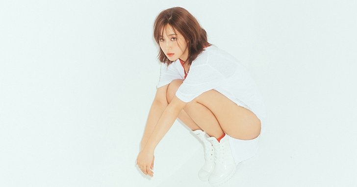 Yuri แห่ง Girls’ Generation กับโซโล่ครั้งแรกใน "Into You" พร้อมมินิอัลบั้ม