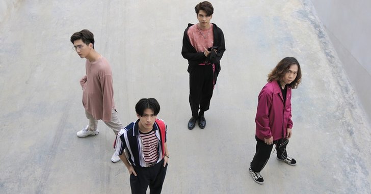 De Flamingo เติมความสุขผู้ฟัง! พร้อมแสดงอาการตกหลุมรักในเพลงใหม่ "PINK"