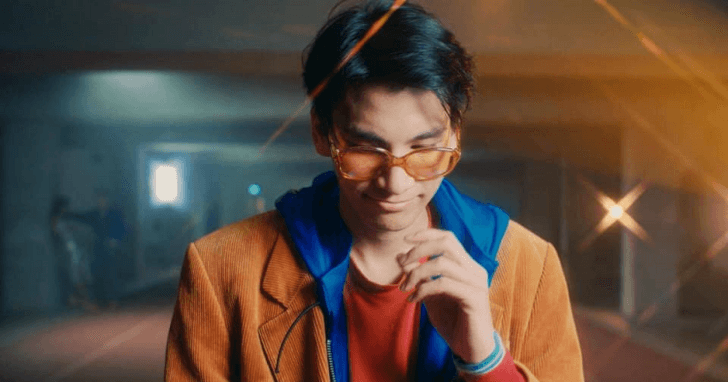 เต้นรำไปกับ Phum Viphurit ในเพลงใหม่ที่จะทำให้เรียนรู้การปล่อยวาง “Hello, Anxiety”