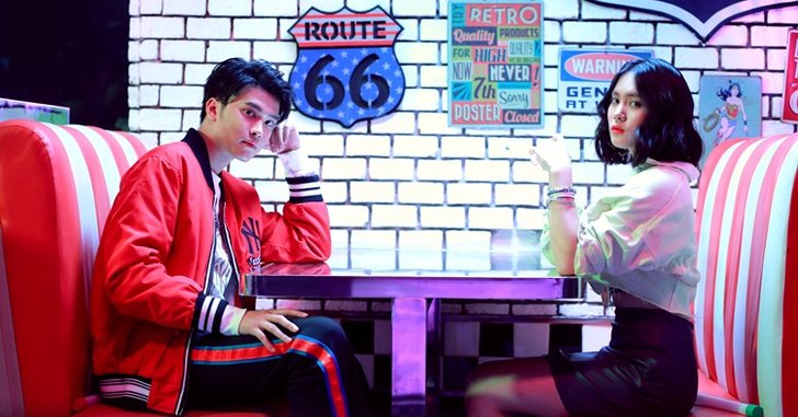 "นนท์ ธนนท์" ลงสนามเกมความรัก! โปรยเสน่ห์จีบ "มินนี่" ในเอ็มวี "PLAY"