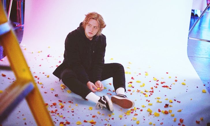 Lewis Capaldi ม้ามืด! ทะยานอันดับ 3 ตีคู่ Shawn Mendes บน Billboard