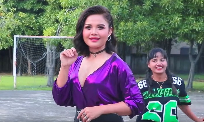 "ตั๊กแตน ชลดา" ปล่อยเพลงใหม่ "บ่มีผัวบ่ตายตั๊วค่ะ" พร้อมนักแสดงที่คาดไม่ถึง