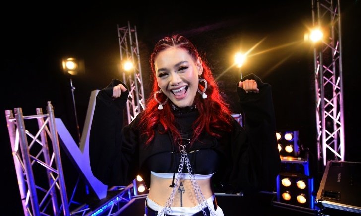 แซ่บระดับล้านวิว! "แพรจ๋า The Voice" โชว์ลีลาร้องเต้นมัดใจ "โค้ชโจอี้ บอย"