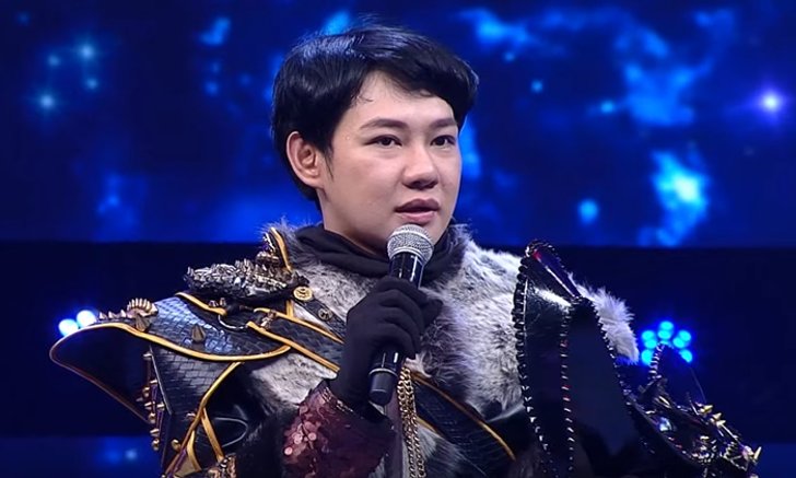"ดีเจนุ้ย" ถูกเพื่อนดารารุมคอมเมนต์ หลังร้องเพลงในฐานะ "หน้ากากราศีพฤษภ"