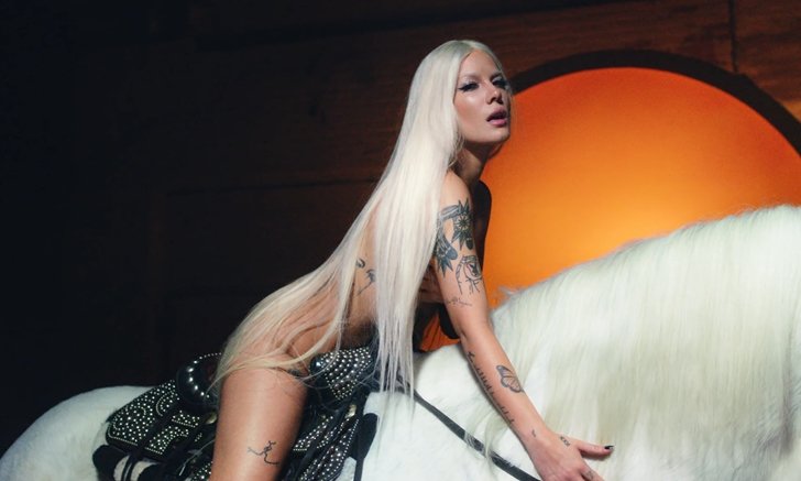 “Halsey” สวมวิญญาณคาวบอยสุดแซ่บ ในเอ็มวีเพลงใหม่ “You Should Be Sad”
