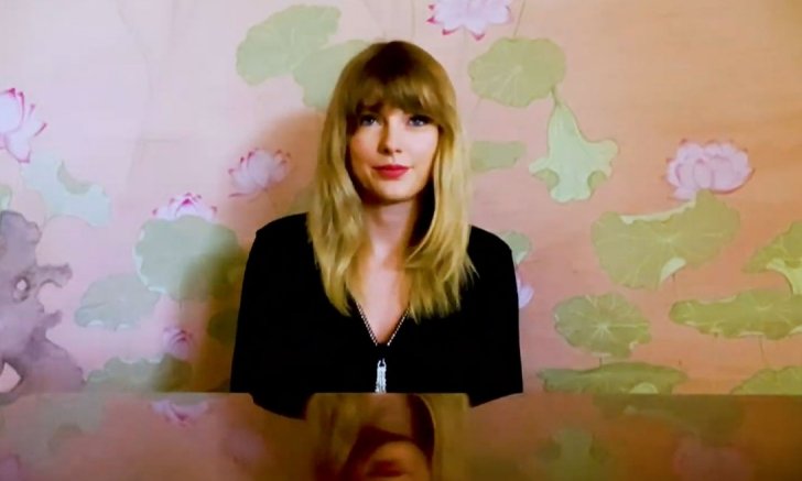 ไม่เคยเล่นสดที่ไหนมาก่อน! Taylor Swift เดี่ยวเปียโนสุดซึ้งในคอนเสิร์ต One World