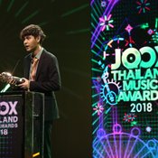 เหตุใด The TOYS จึงพูดอะไรไม่ออกตอนรับรางวัลศิลปินยอดนิยมแห่งปี JOOX Awards 2018