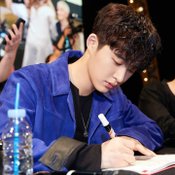 B.I iKON