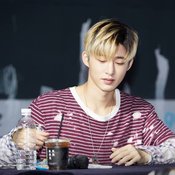 B.I iKON