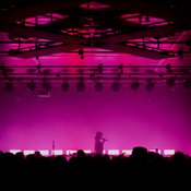 สุดเหวี่ยงไปกับ “Yaeji” กับการโปรยปรายความมันดั่งสายฝนตลอดค่ำคืน