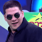 นุ้ย เชิญยิ้ม